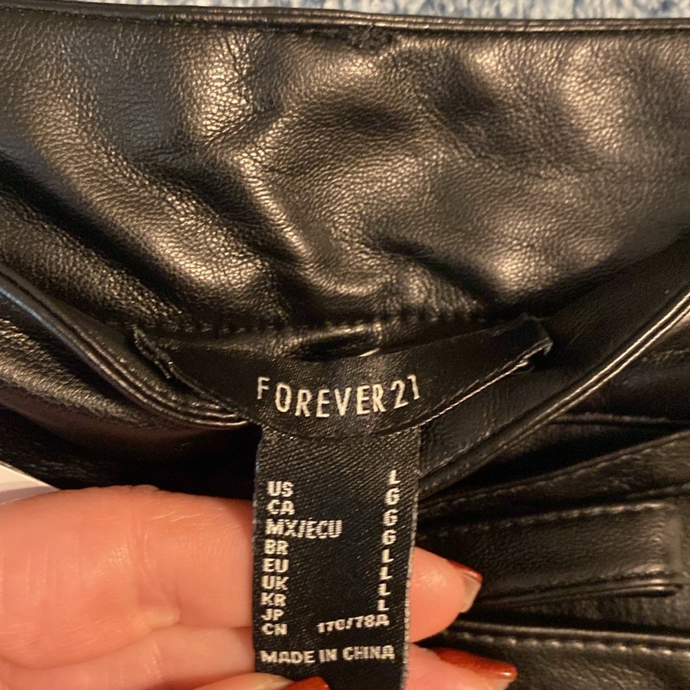 NWT vegan leather shorts from Forever 21 - never worn - Picture 5 of 6